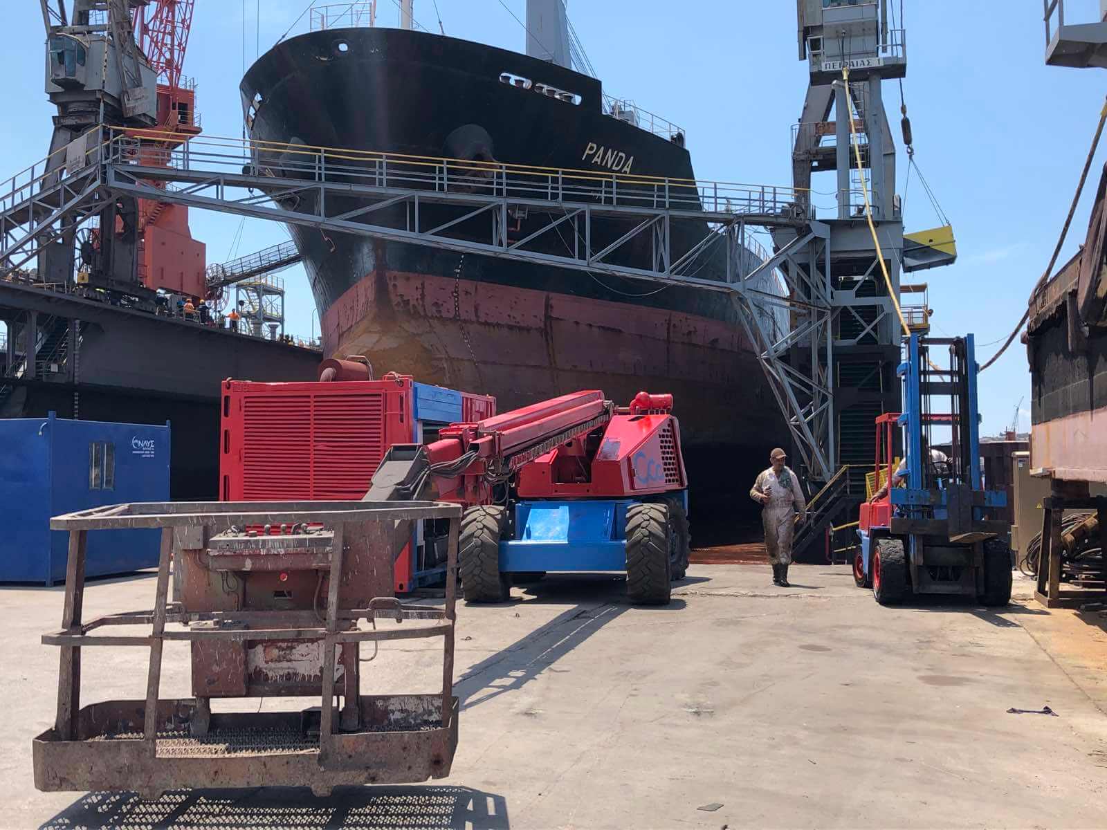 Bulk carrier vessel external hull treatment